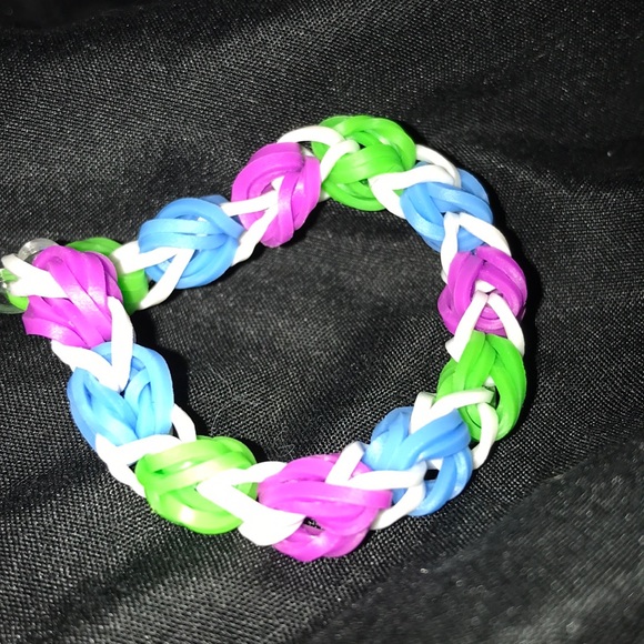 Bracelet with diff colors - Picture 1 of 1